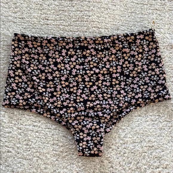 Mai Chic Floral Patterned swim bottoms - Picture 1 of 4